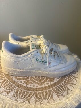 REEBOK Women's Classic Club C White LEATHER Sneakers Size 8 Retro Minimalist